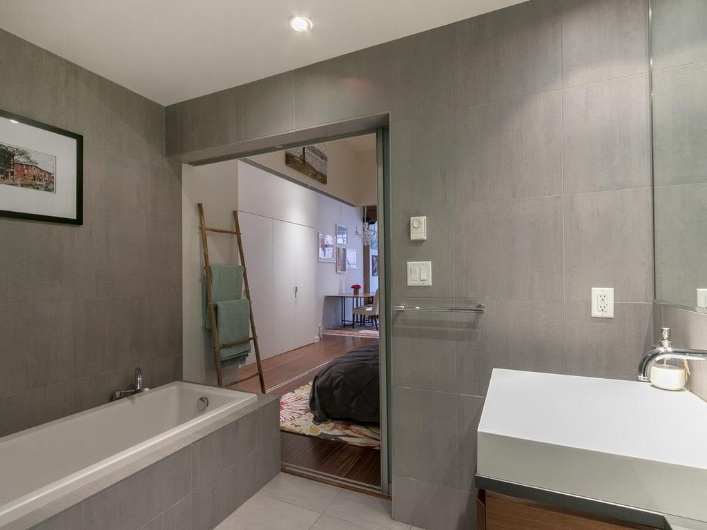 listing image 1102020315440276460