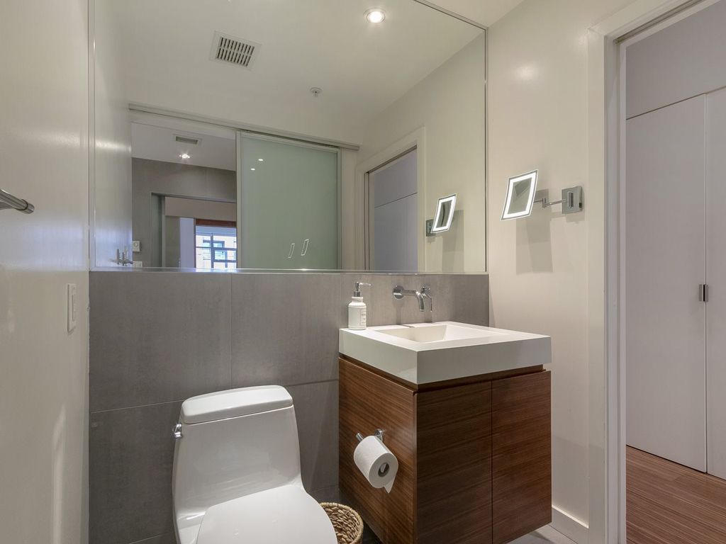 listing image 1109812789290493268