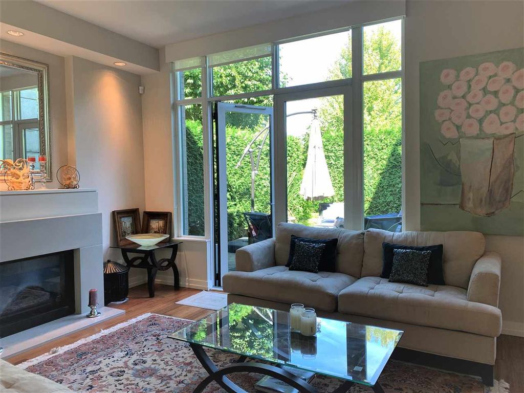 listing image 1109661413613793755