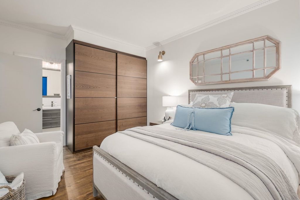 listing image 1106363038878449861