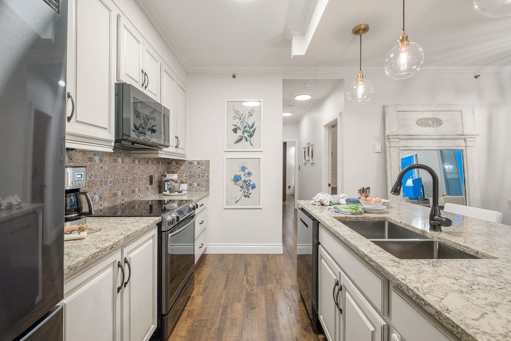 listing image 1101898060576994055