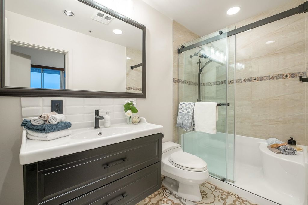 listing image 1107242585626910842