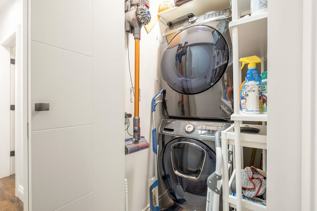 listing image 1102960225955237060