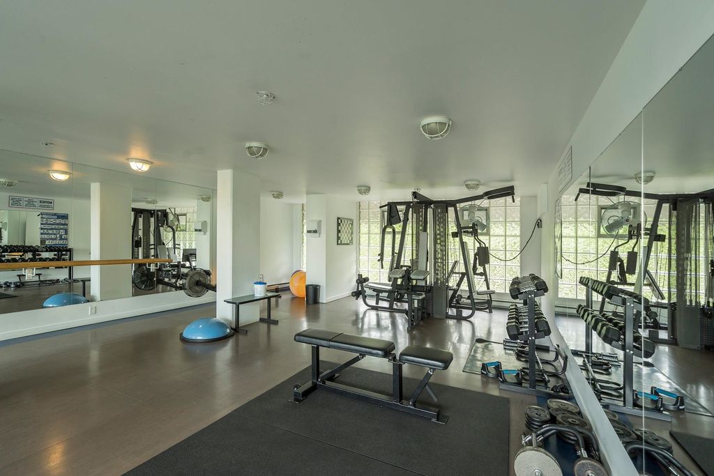 listing image 1109592651421244561