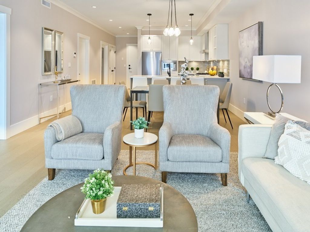 listing image 1104180011101456197