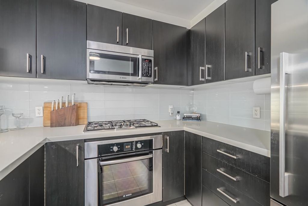 listing image 1106780160525692037