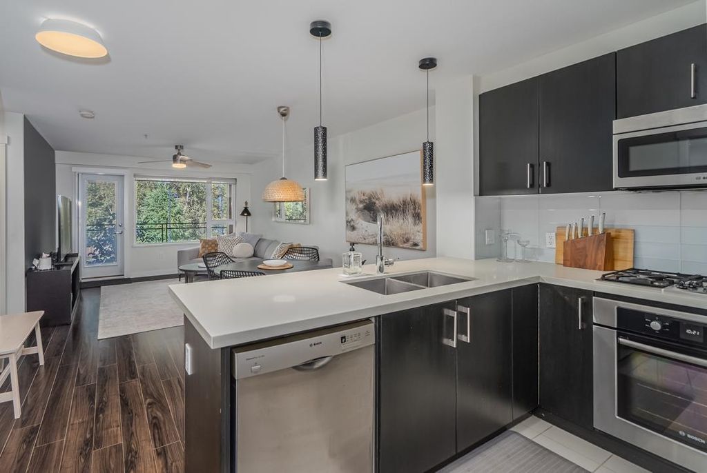 listing image 1102246373795700392
