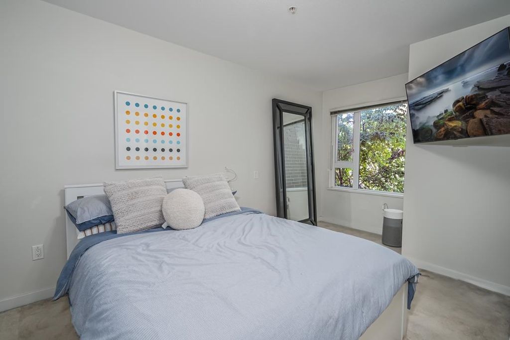 listing image 1102534284635734884