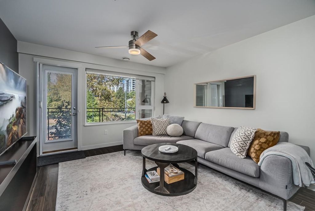 listing image 1103436422853298385