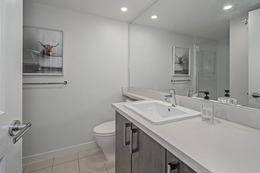 listing image 1100136333810477690