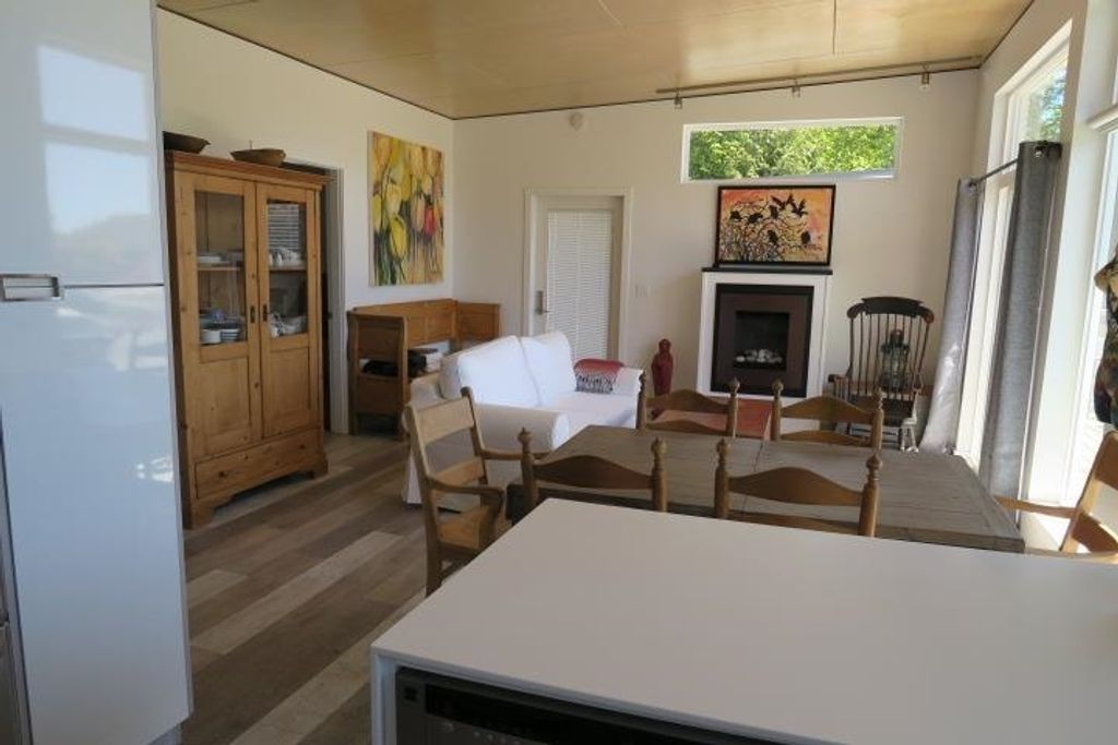 listing image 1102828117875619427