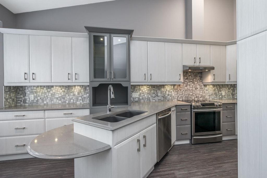 listing image 1104882987445404843