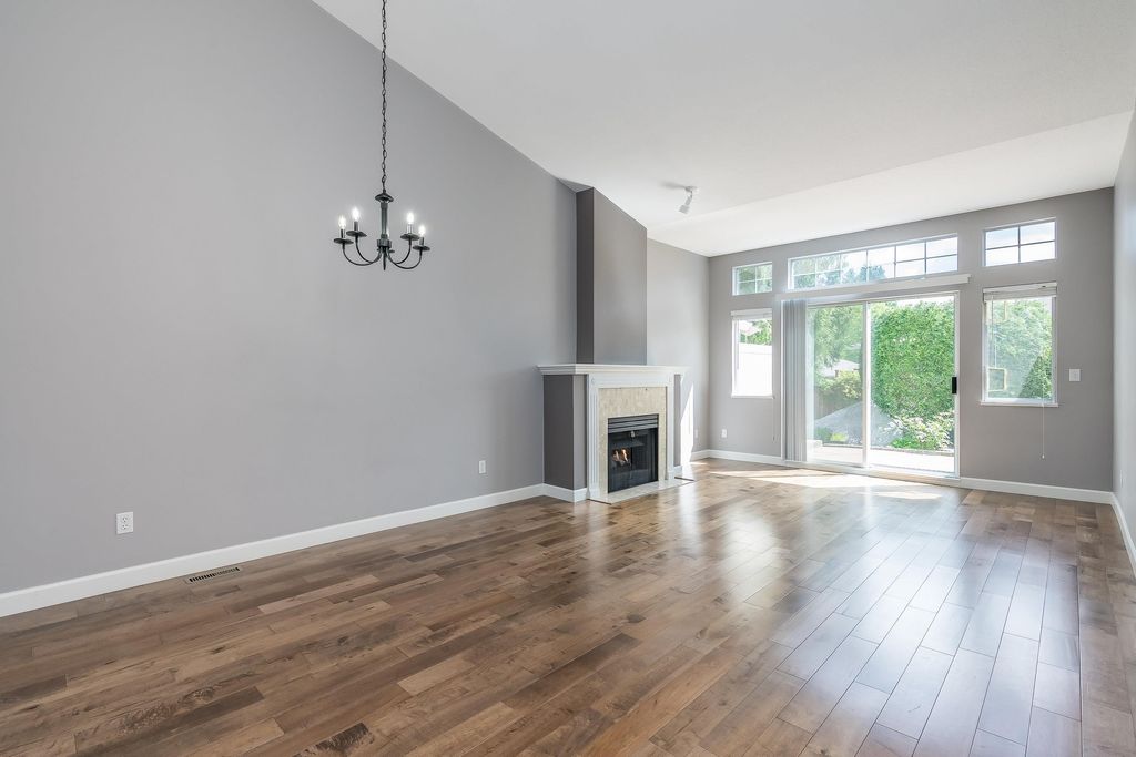 listing image 1100544120334630040