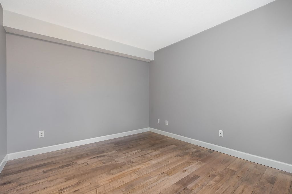 listing image 1102457379941040649