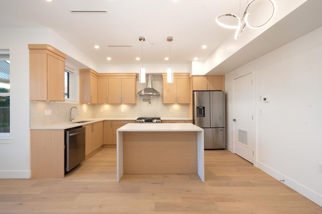 listing image 1101500910110437796