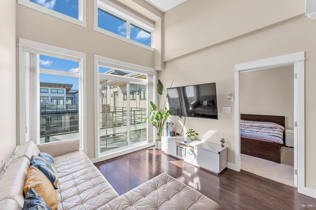 listing image 1106776204884615605