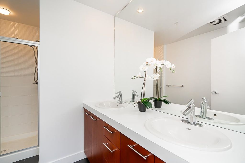 listing image 1102200309672023549