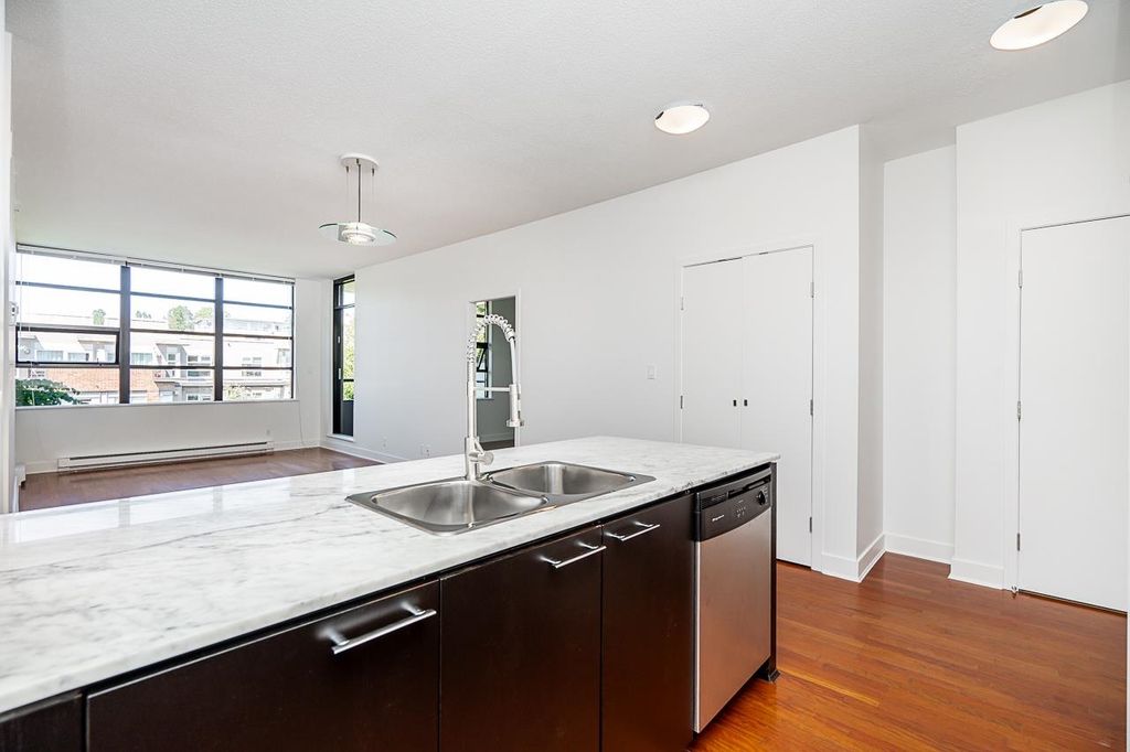 listing image 1104731934976245485
