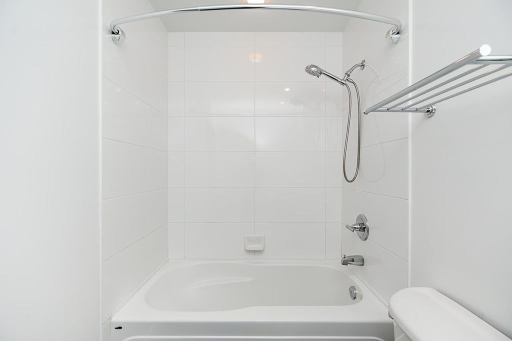listing image 1107368198355214904