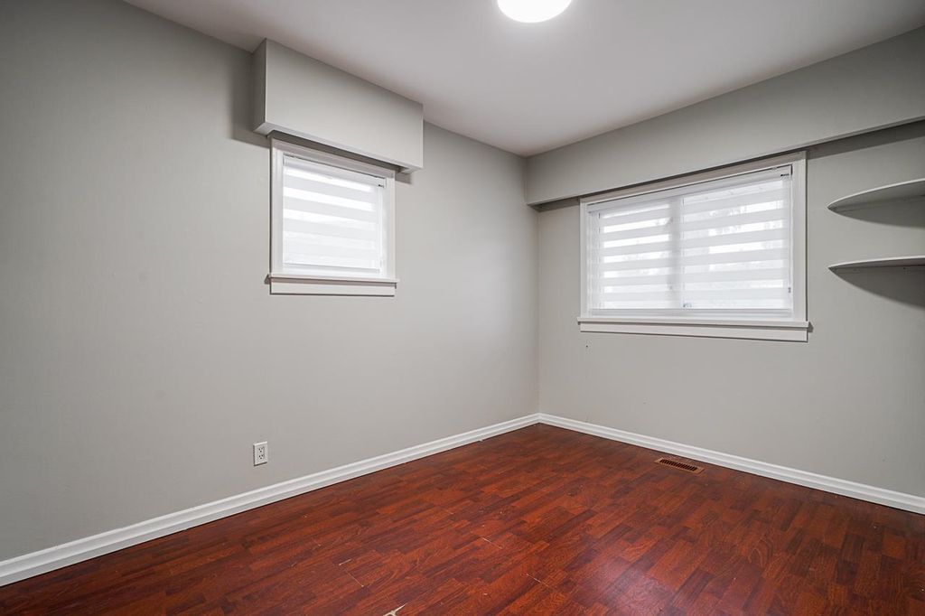 listing image 1106459518906607519