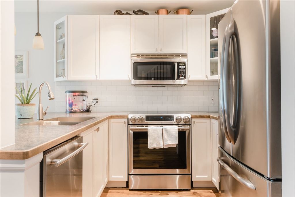 listing image 1102668588449163535