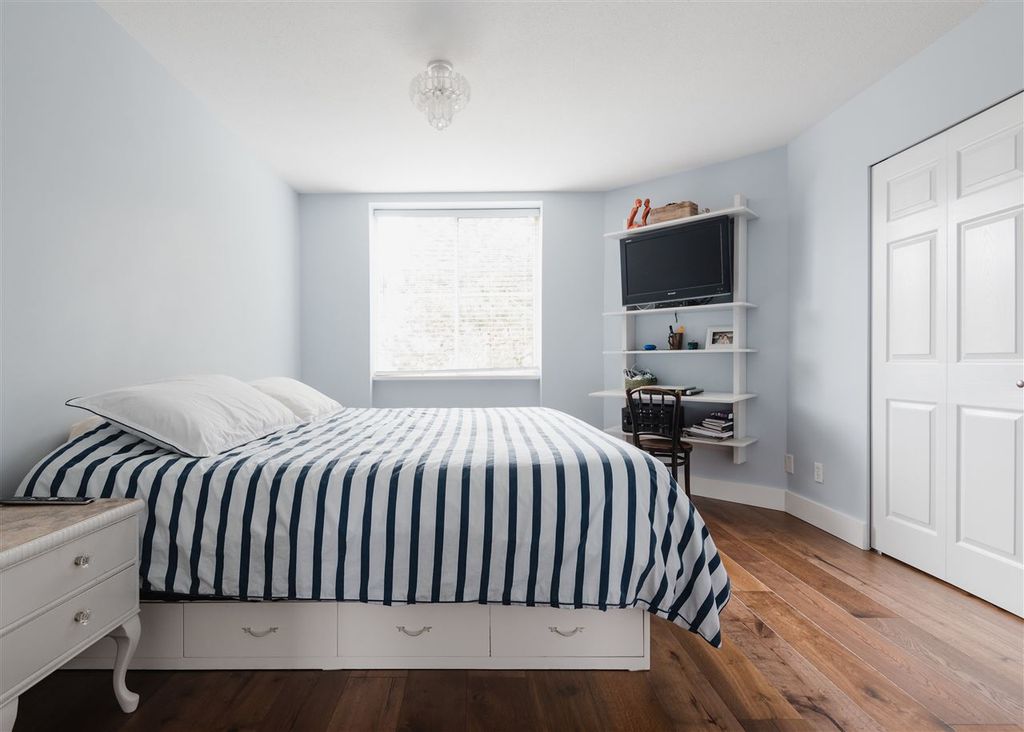 listing image 1102793690999394029