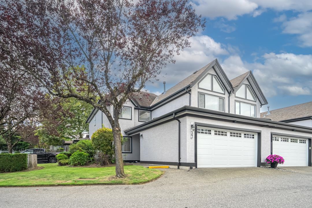 8567 164 Street 37