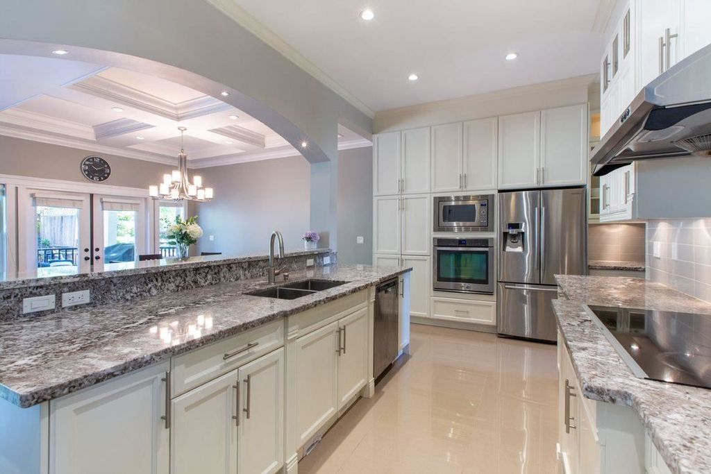 listing image 1106230447374603561