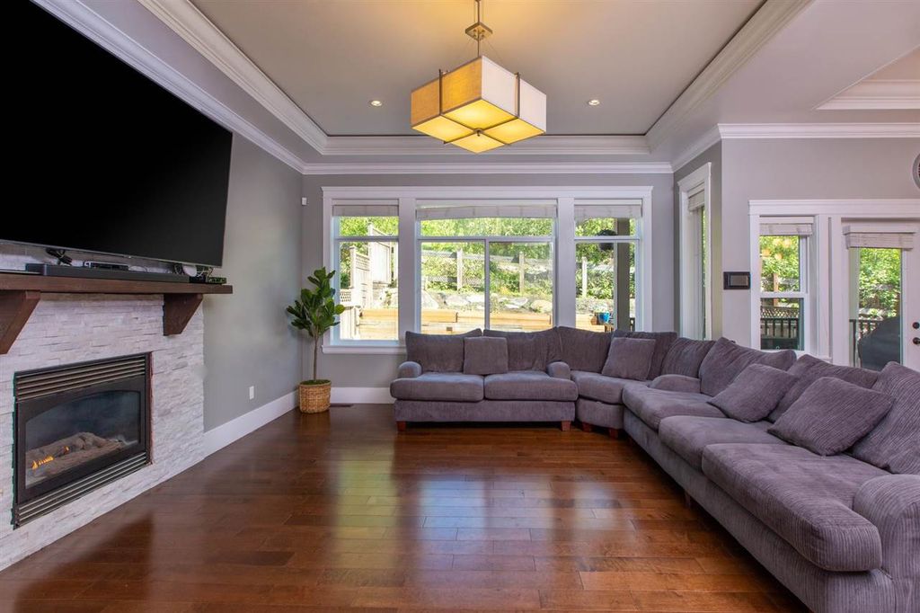 listing image 1104600932640209782