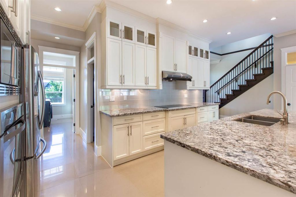 listing image 1104048587476155265