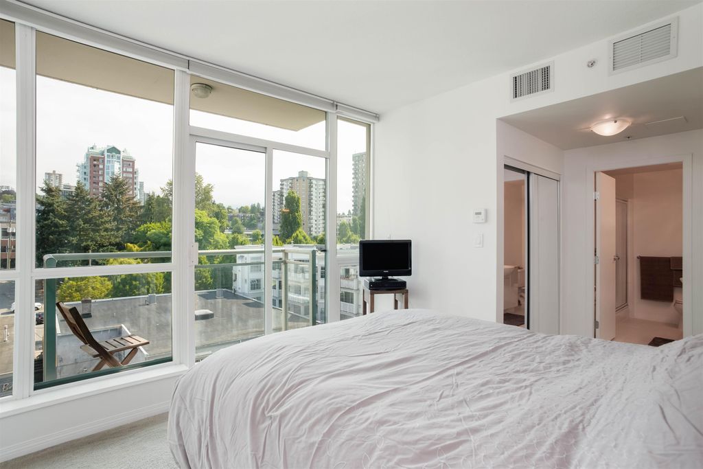 listing image 1107475880999711603