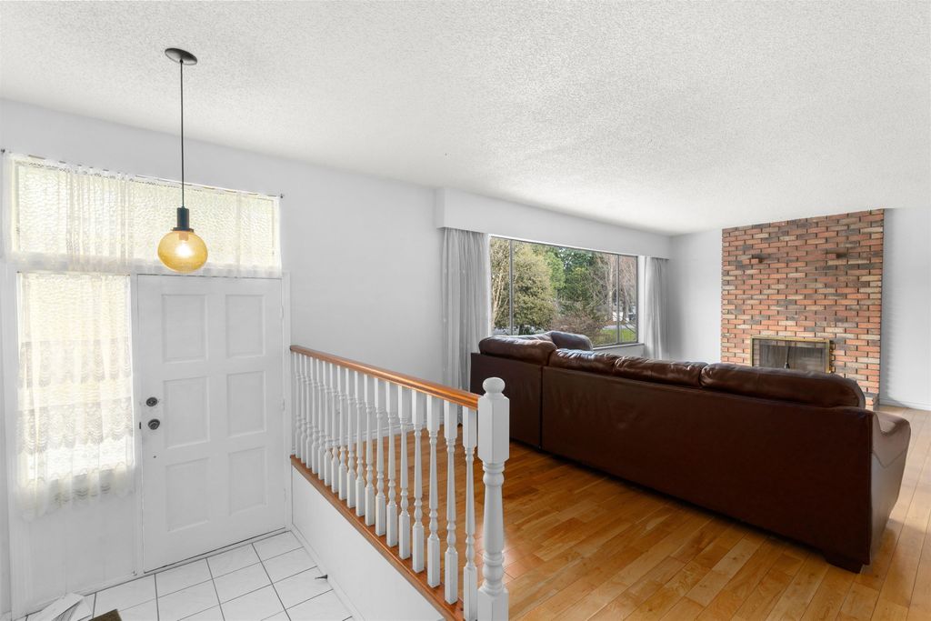 listing image 1106603044544114504