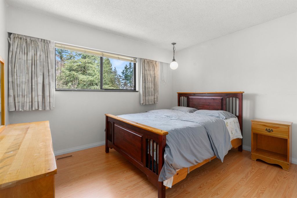 listing image 1107725491654425381