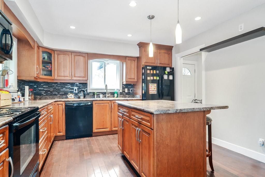 listing image 1102732504999271312