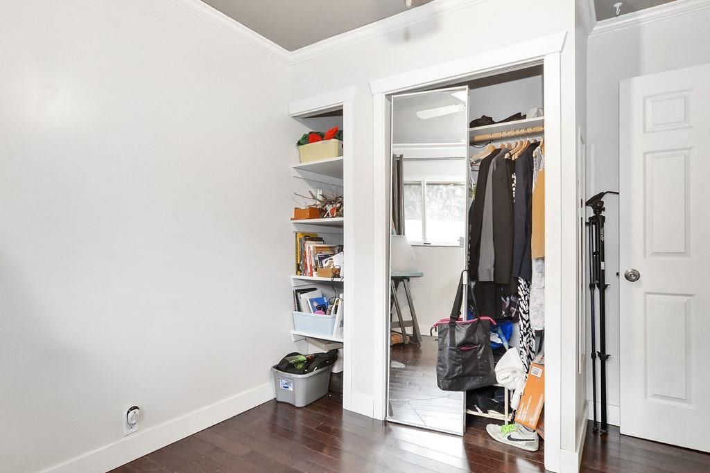 listing image 1103444150665350258