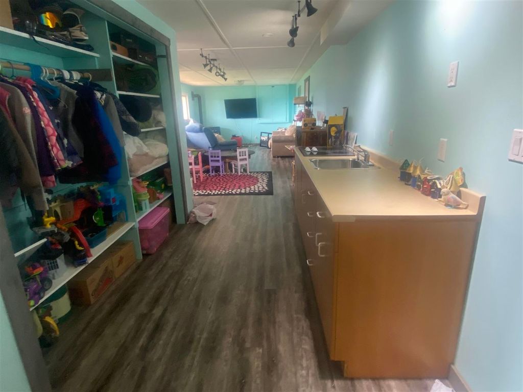 listing image 1103750825800831084