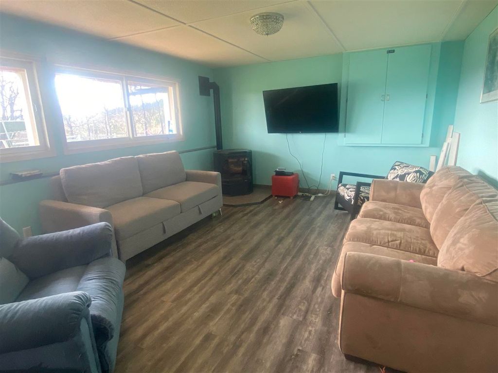 listing image 1103307684772898633