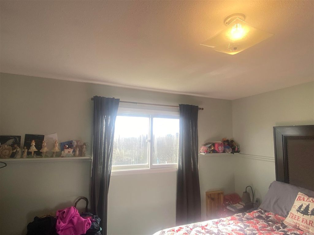 listing image 1109983594313248261