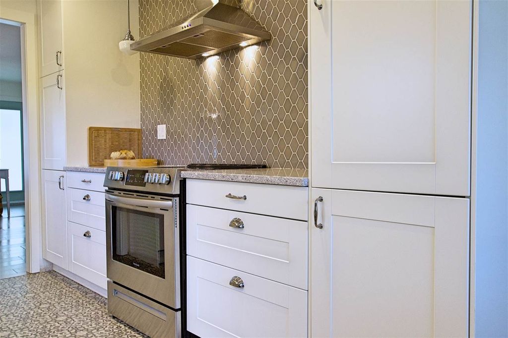 listing image 1100034849320404571