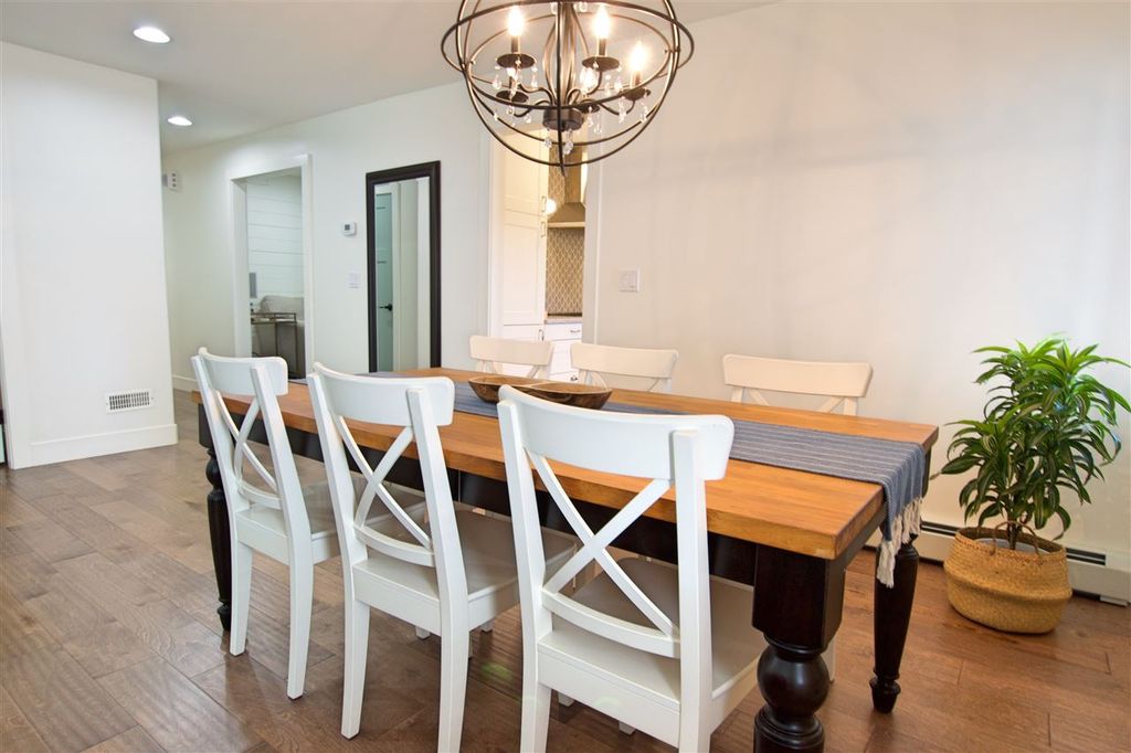 listing image 1104241638385964727