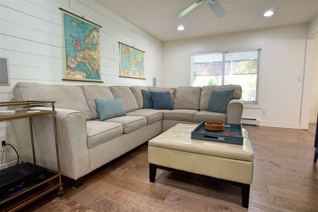 listing image 1103895906617358184