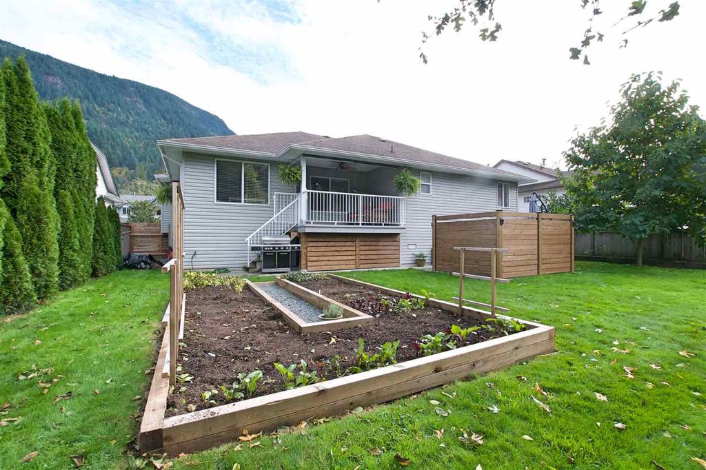 listing image 1106565164110672065