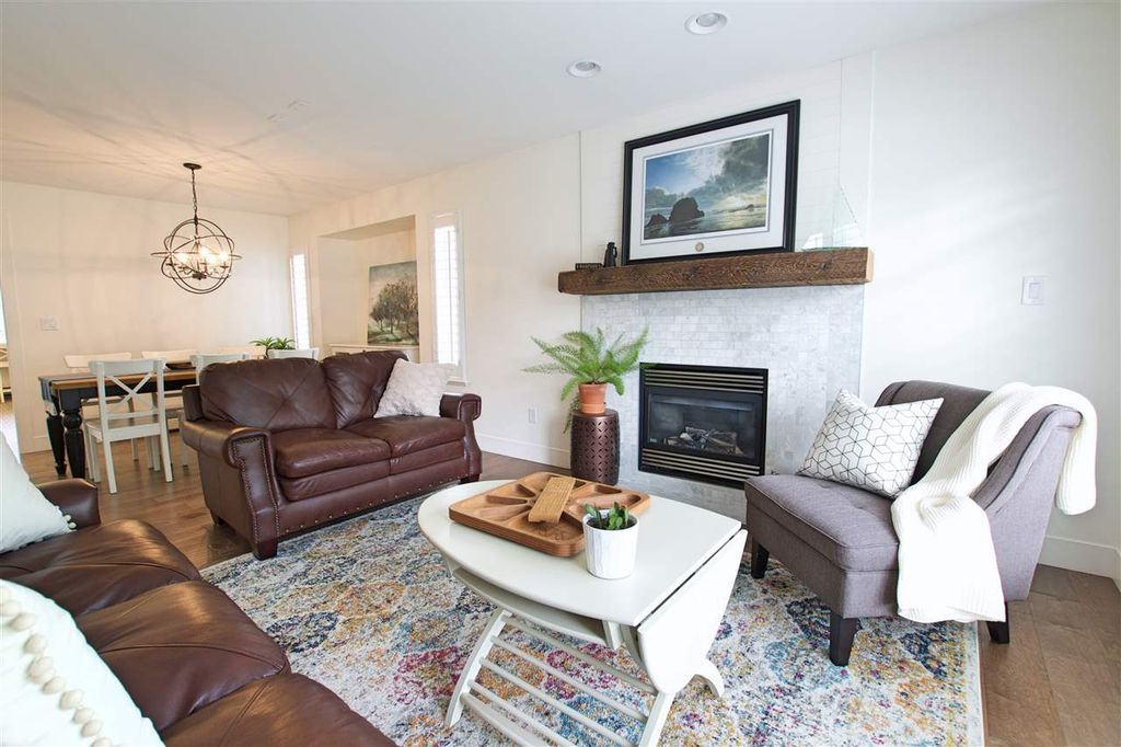 listing image 1105637993120842912