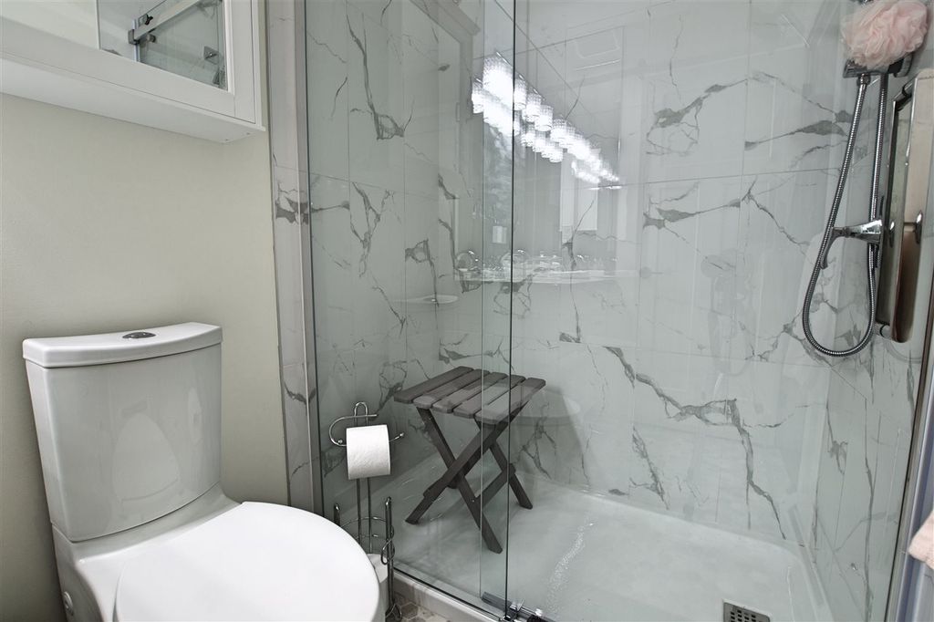 listing image 1108409726408299936