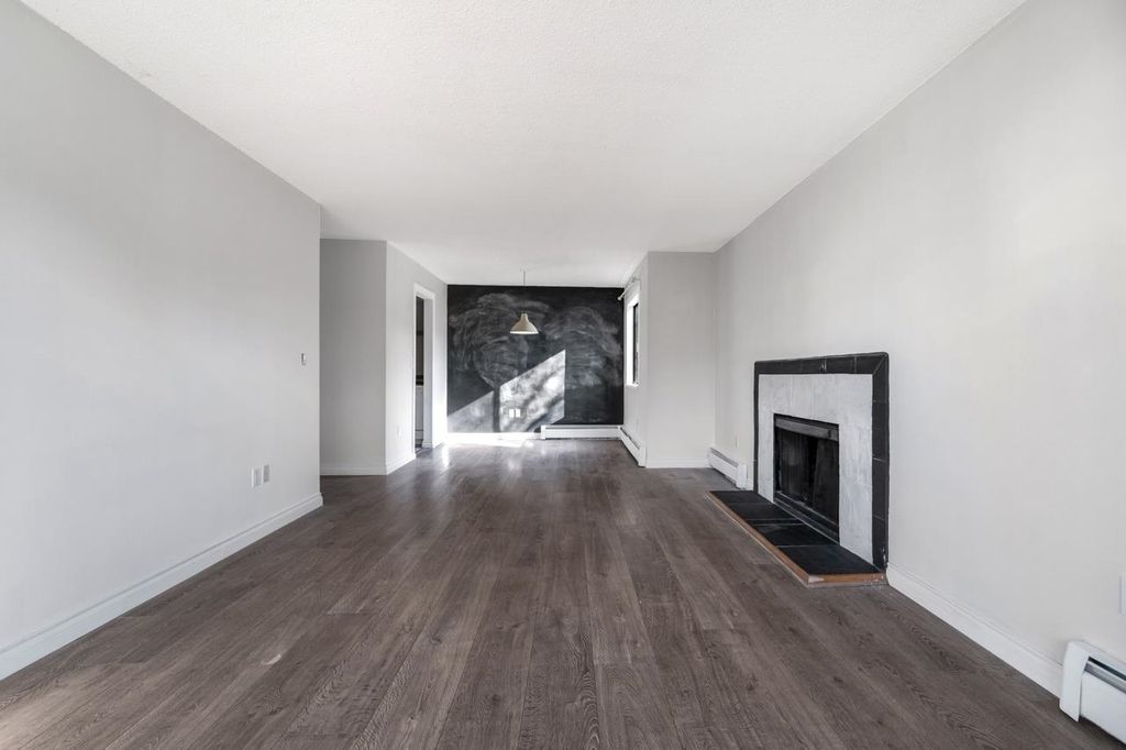 listing image 1102297634676370615