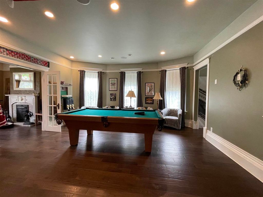 listing image 1104047004710626517