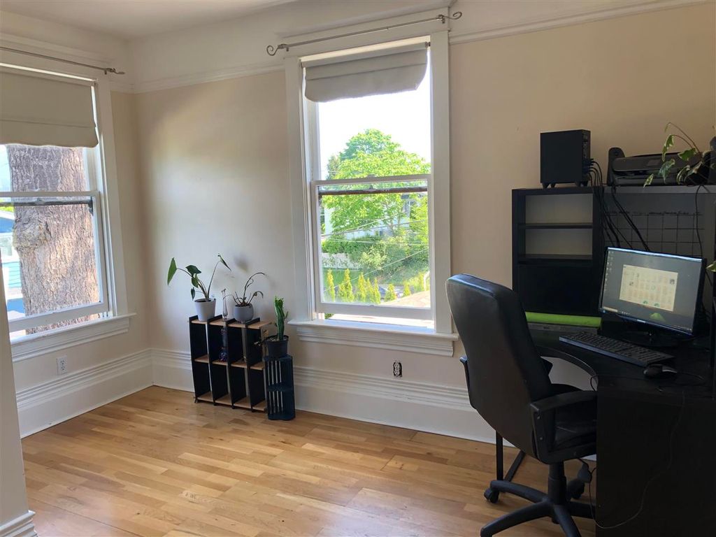 listing image 1106193798927648544