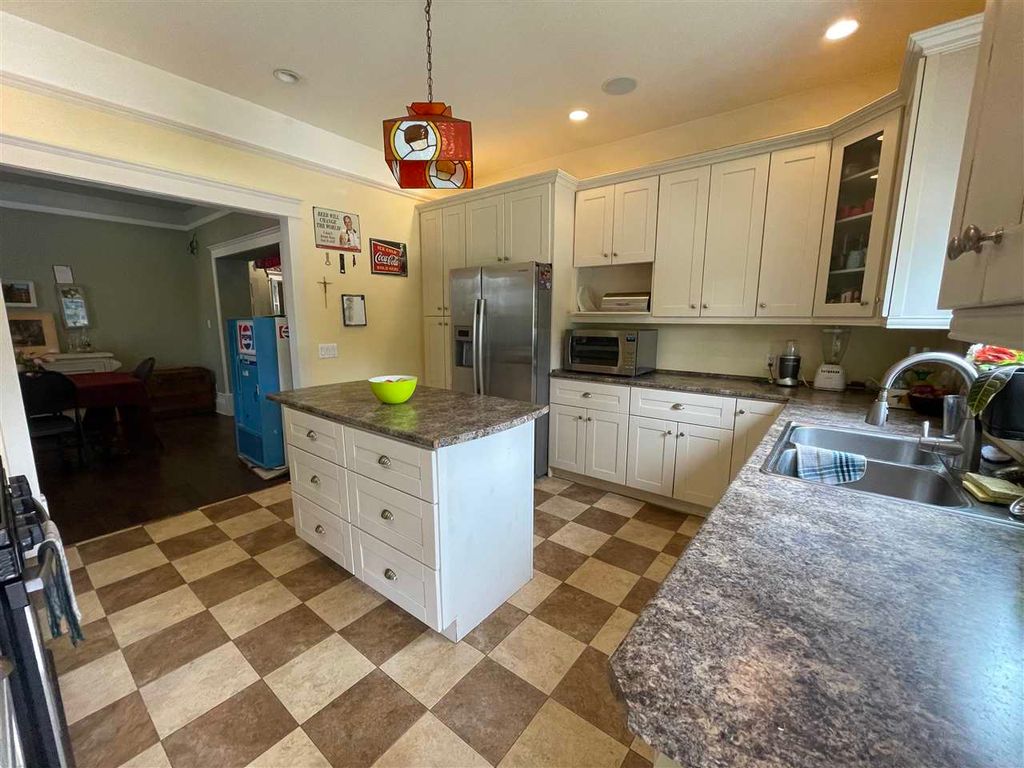 listing image 1108425174507828677