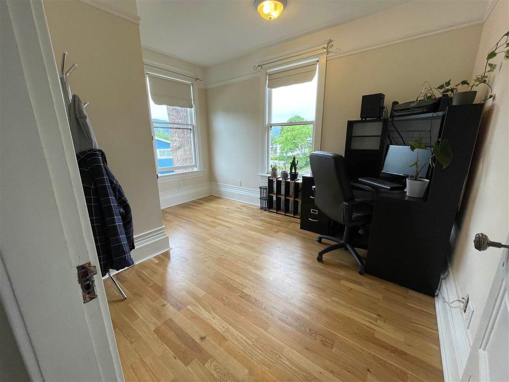 listing image 1109048158838521594