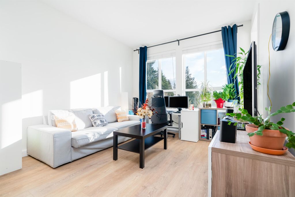 listing image 1109806979517767065